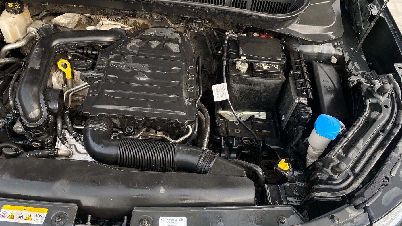 2025 Skoda Kylaq Signature Plus, Petrol, Manual, 30,494 km, Engine View - Left