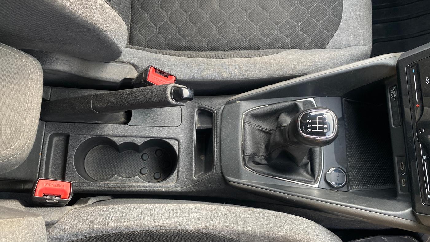 2025 Skoda Kylaq Signature Plus, Petrol, Manual, 30,494 km, Gear Lever