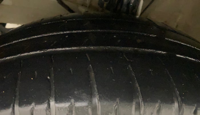 2021 Maruti XL6 ALPHA MT, Petrol, Manual, 50,103 km, Left Front Tyre Tread