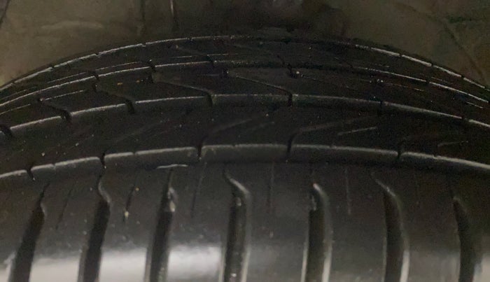 2012 Hyundai i20 SPORTZ 1.2, Petrol, Manual, 44,114 km, Left Front Tyre Tread