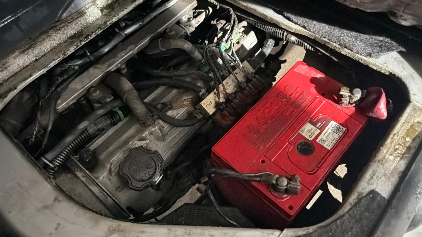 2016 Maruti Eeco 7 STR, CNG, Manual, 91,727 km, Engine View - Left