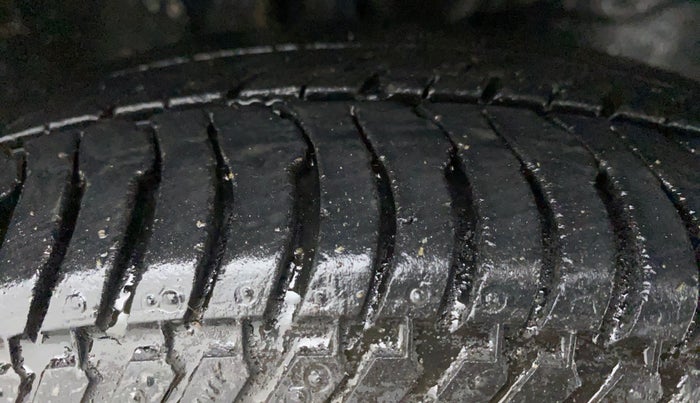 2013 Maruti Alto K10 LXI, Petrol, Manual, 73,152 km, Right Front Tyre Tread