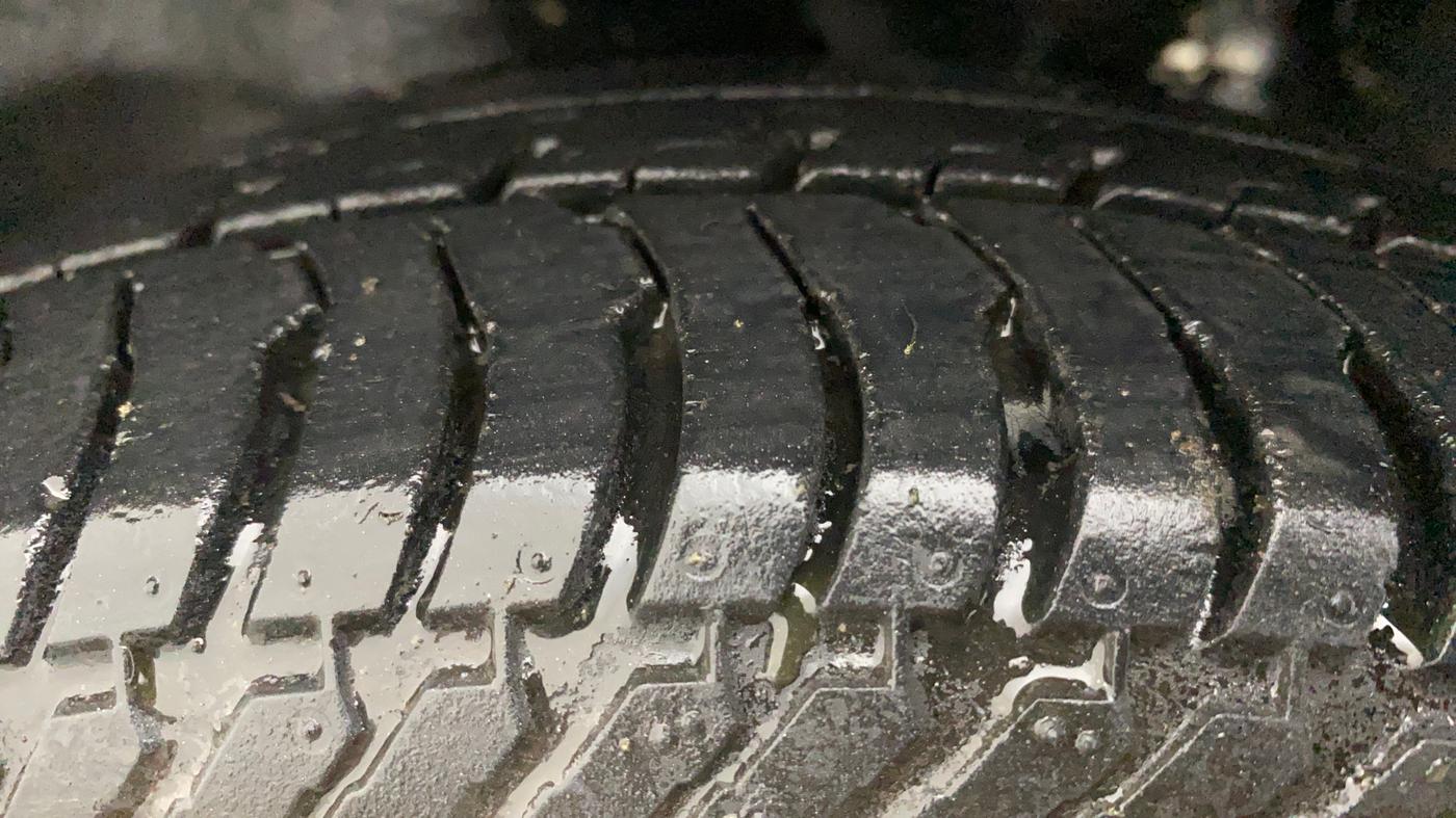 2013 Maruti Alto K10 LXI, Petrol, Manual, 73,152 km, Left Front Tyre Tread
