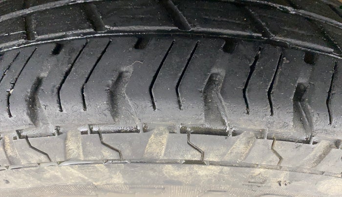 2019 Maruti Alto 800 LXI, Petrol, Manual, 21,037 km, Left Front Tyre Tread