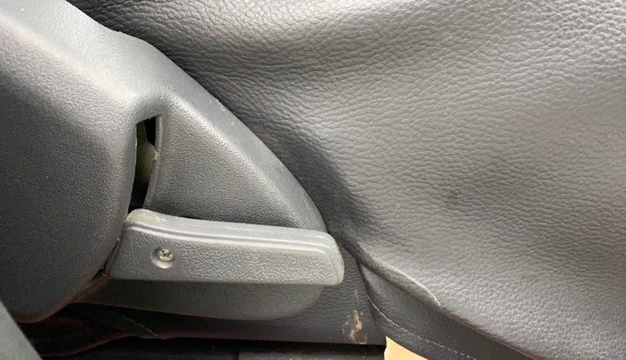 2019 Maruti Alto 800 LXI, Petrol, Manual, 21,037 km, Driver Side Adjustment Panel