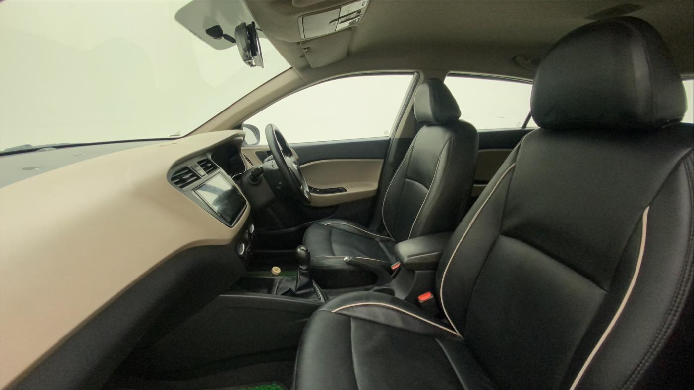 2014 Hyundai Elite i20 MAGNA 1.2, Petrol, Manual, 60,607 km, Right Side Front Door Cabin