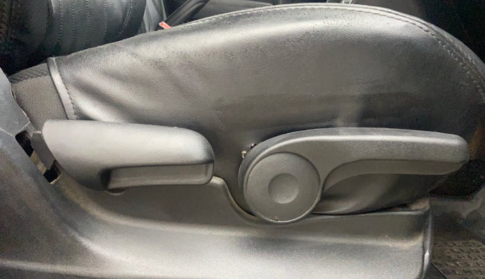 2018 Maruti Vitara Brezza ZDI PLUS, Diesel, Manual, 68,583 km, Driver Side Adjustment Panel