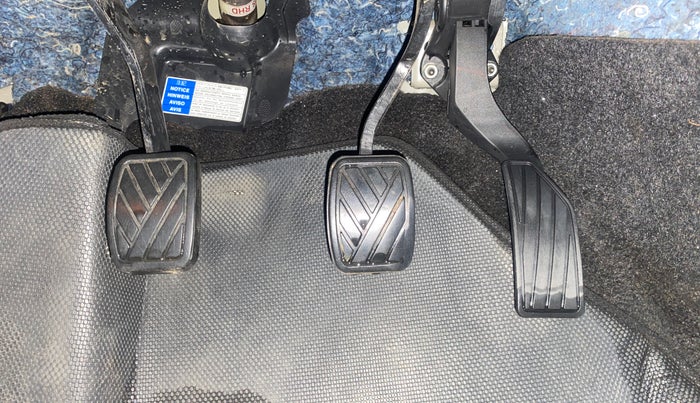 2018 Maruti Vitara Brezza ZDI PLUS, Diesel, Manual, 68,583 km, Pedals