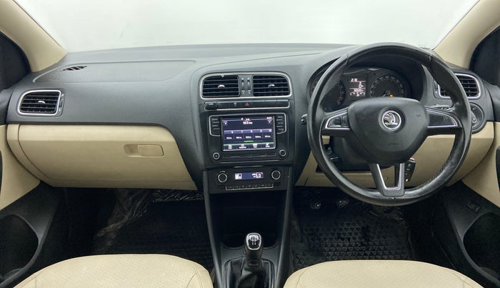 2017 Skoda Rapid 1.5 TDI MT STYLE, Diesel, Manual, 56,523 km, Dashboard