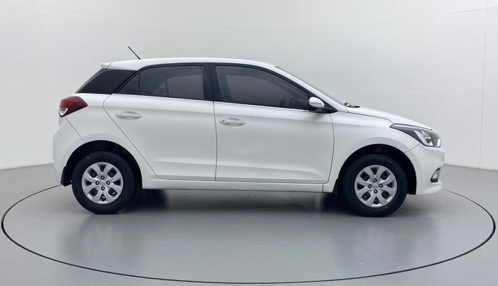 2017 Hyundai Elite i20 SPORTZ 1.2, Petrol, Manual, 61,686 km, Right Side View