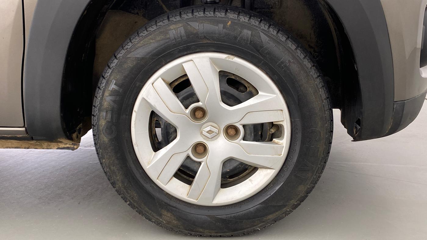 2016 Renault Kwid RXT, Petrol, Manual, 36,375 km, Right Front Wheel