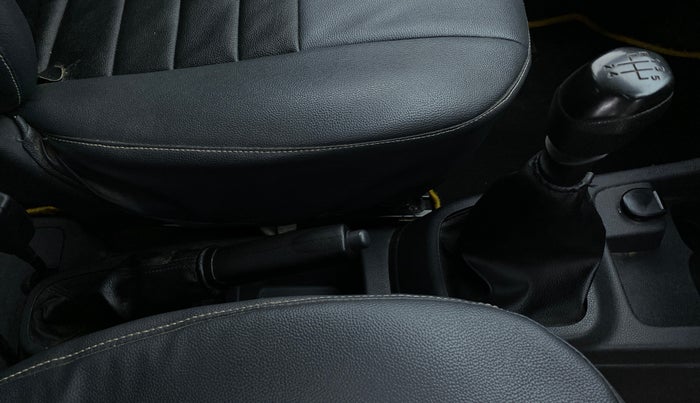 2016 Renault Kwid RXT, Petrol, Manual, 36,375 km, Gear Lever