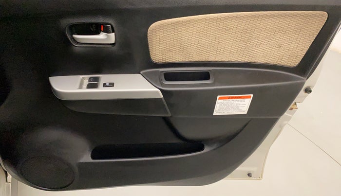 2017 Maruti Wagon R 1.0 LXI CNG, CNG, Manual, 21,482 km, Driver Side Door Panels Control