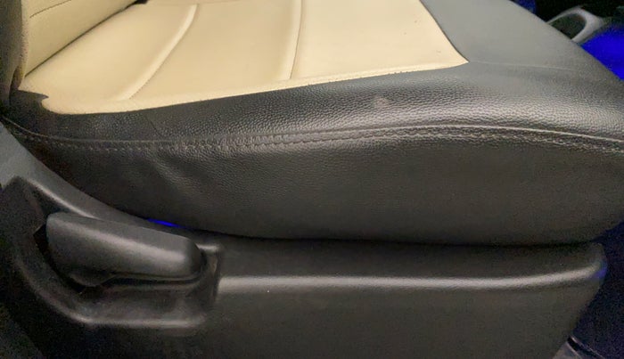 2017 Maruti Wagon R 1.0 LXI CNG, CNG, Manual, 21,482 km, Driver Side Adjustment Panel