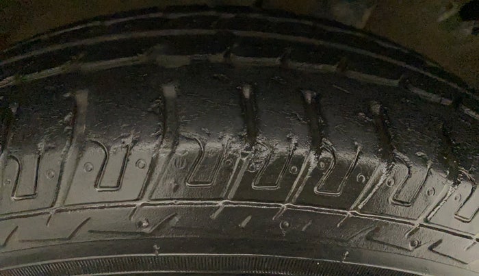 2017 Maruti Wagon R 1.0 LXI CNG, CNG, Manual, 21,482 km, Right Rear Tyre Tread