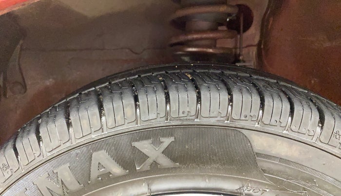 2014 Maruti Alto 800 LXI, Petrol, Manual, 1,01,422 km, Left Front Tyre Tread