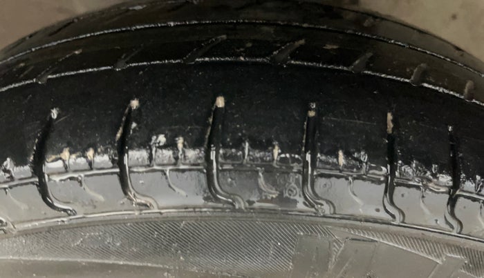 2020 Maruti Alto VXI, Petrol, Manual, 77,611 km, Left Front Tyre Tread