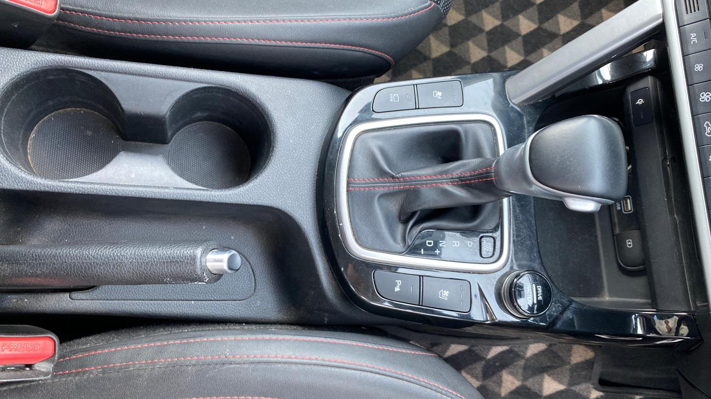 2020 KIA SELTOS GTX PLUS DCT 1.4 PETROL, Petrol, Automatic, 1,28,425 km, Gear Lever