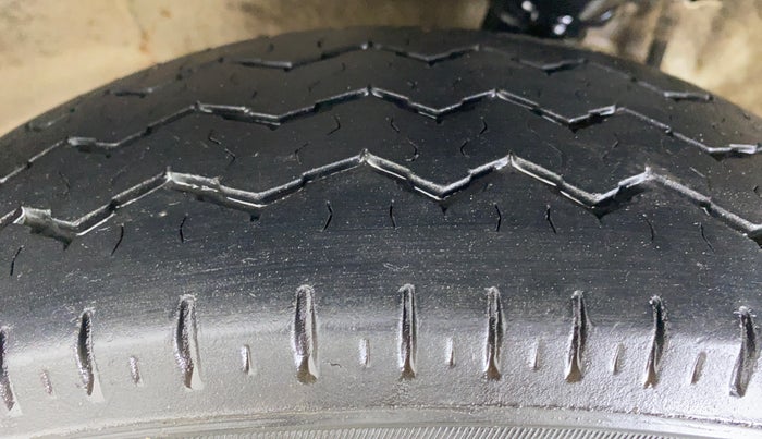 2018 Maruti Alto 800 LXI CNG, CNG, Manual, 95,040 km, Left Front Tyre Tread