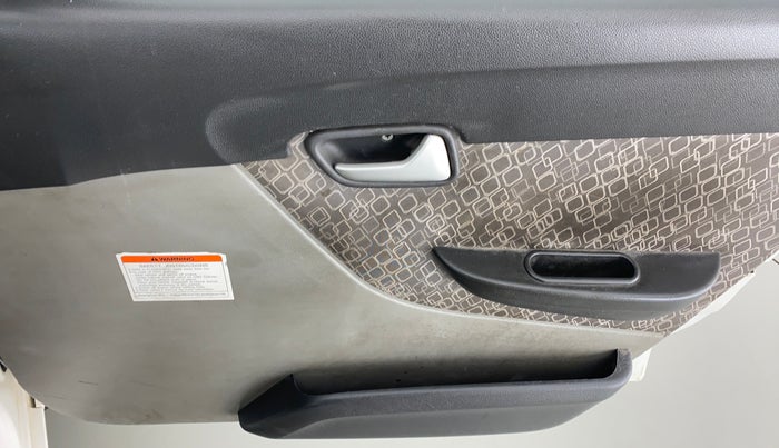 2018 Maruti Alto 800 LXI CNG, CNG, Manual, 95,040 km, Driver Side Door Panels Control