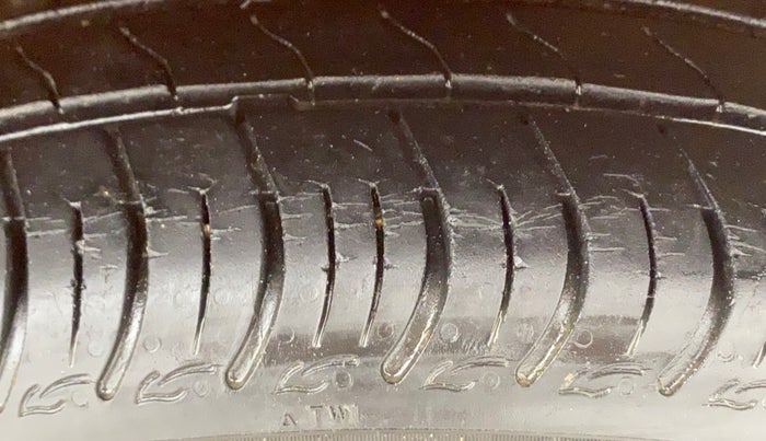 2019 Maruti S PRESSO VXI (O), Petrol, Manual, 27,079 km, Right Front Tyre Tread