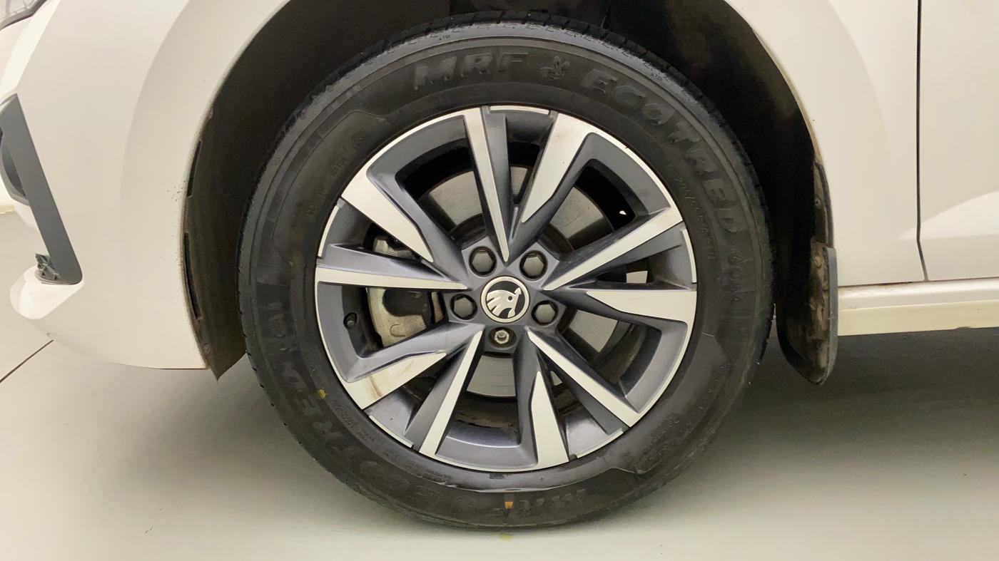2023 Skoda SLAVIA STYLE 1.5L TSI DSG, Petrol, Automatic, 4,837 km, Left Front Wheel