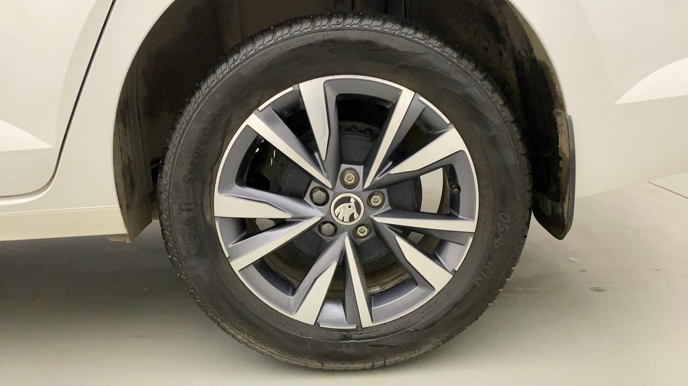 2023 Skoda SLAVIA STYLE 1.5L TSI DSG, Petrol, Automatic, 4,837 km, Left Rear Wheel