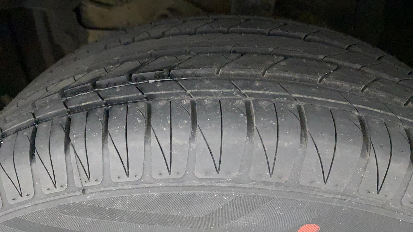 2022 Toyota URBAN CRUISER PREMIUM GRADE AT, Petrol, Automatic, 31,322 km, Left Front Tyre Tread