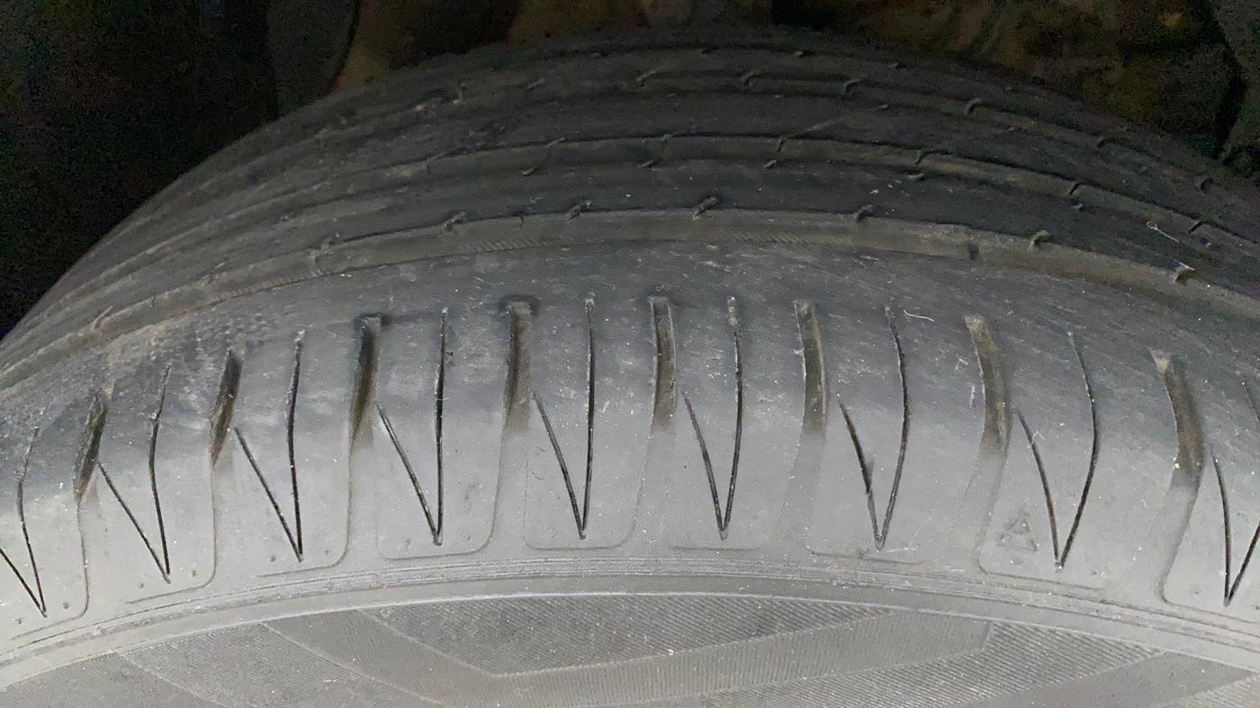 2022 Toyota URBAN CRUISER PREMIUM GRADE AT, Petrol, Automatic, 31,322 km, Right Front Tyre Tread