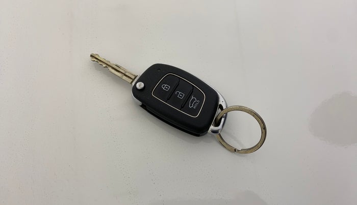 2016 Hyundai Elite i20 MAGNA 1.2, Petrol, Manual, 34,337 km, Key Close Up