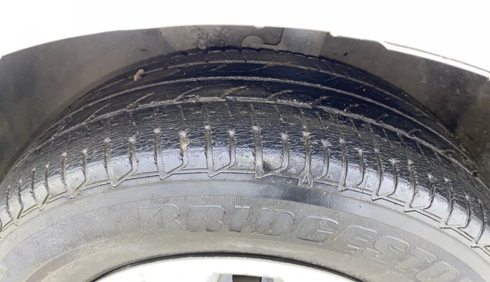 2016 Hyundai Elite i20 MAGNA 1.2, Petrol, Manual, 34,337 km, Left Front Tyre Tread