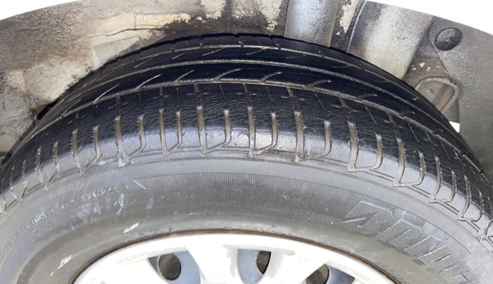 2016 Hyundai Elite i20 MAGNA 1.2, Petrol, Manual, 34,337 km, Left Rear Tyre Tread