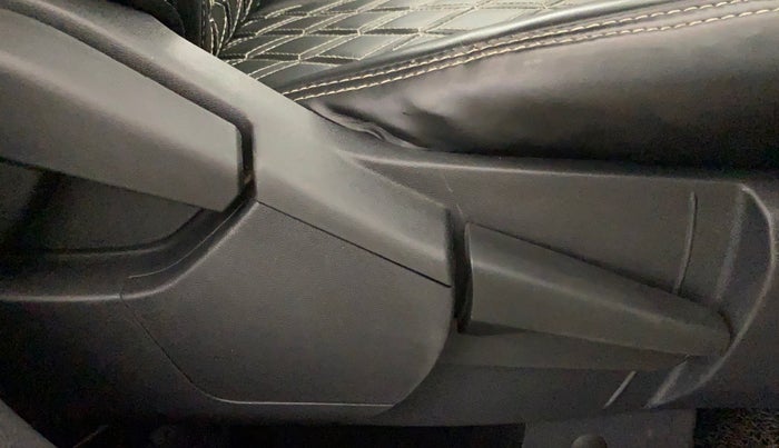 2023 Nissan MAGNITE XV TURBO, Petrol, Manual, 28,347 km, Driver Side Adjustment Panel