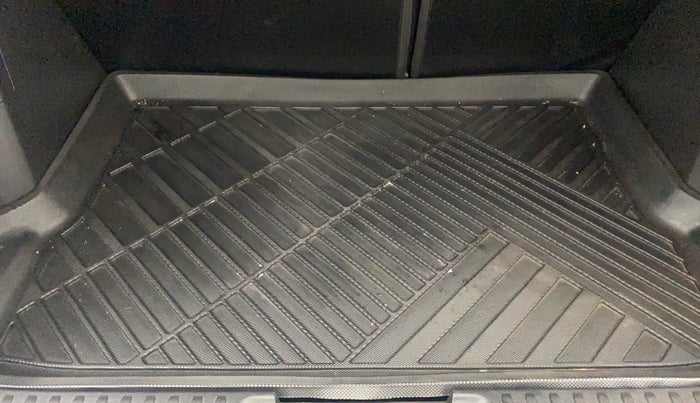 2022 Toyota URBAN CRUISER HIGH GRADE AT, Petrol, Automatic, 65,609 km, Boot Inside