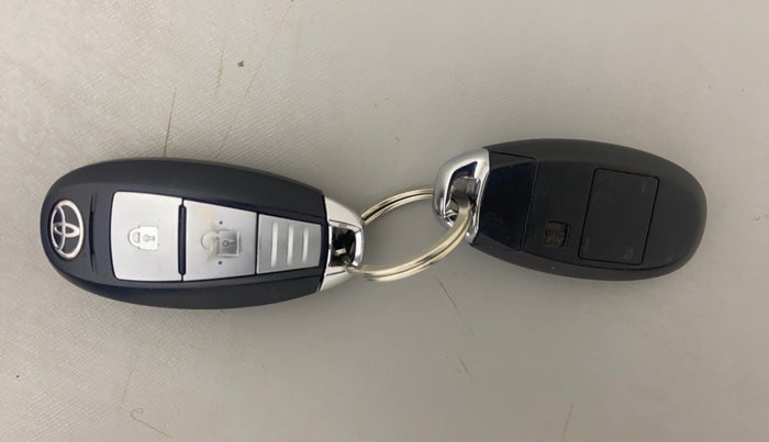 2022 Toyota URBAN CRUISER HIGH GRADE AT, Petrol, Automatic, 65,609 km, Key Close Up