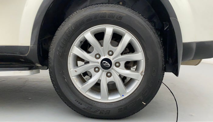 2020 Mahindra XUV500 W9, Diesel, Manual, 21,468 km, Left Rear Wheel