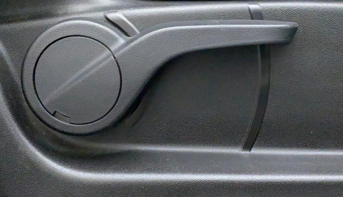 2020 Mahindra XUV500 W9, Diesel, Manual, 21,468 km, Driver Side Adjustment Panel