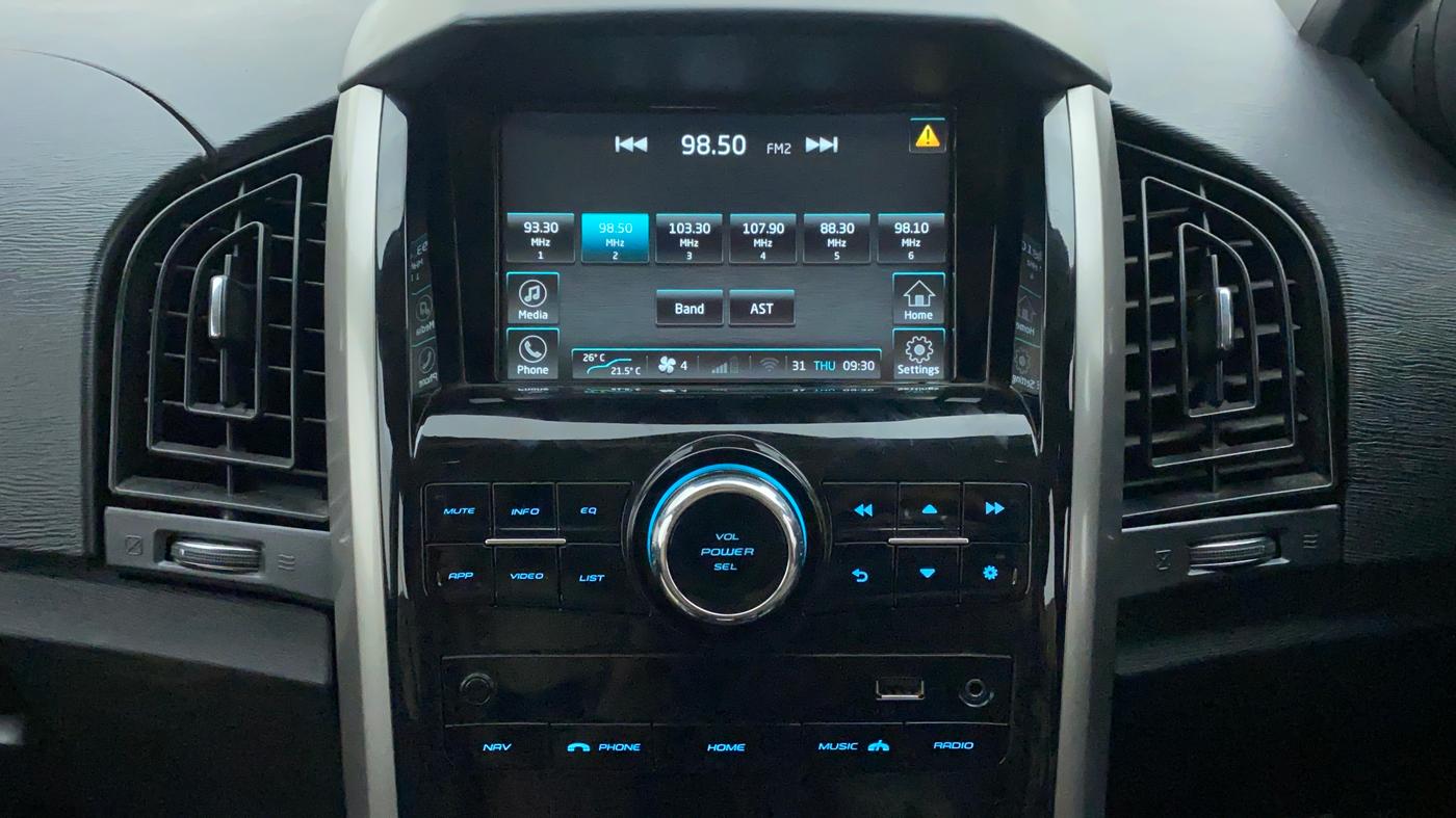 2020 Mahindra XUV500 W9, Diesel, Manual, 21,468 km, Infotainment System