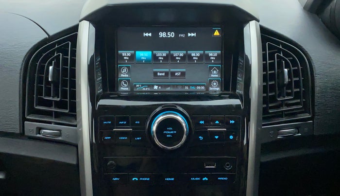 2020 Mahindra XUV500 W9, Diesel, Manual, 21,468 km, Infotainment System