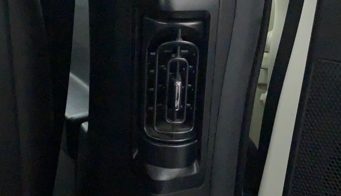 2020 Mahindra XUV500 W9, Diesel, Manual, 21,468 km, Rear AC Vents