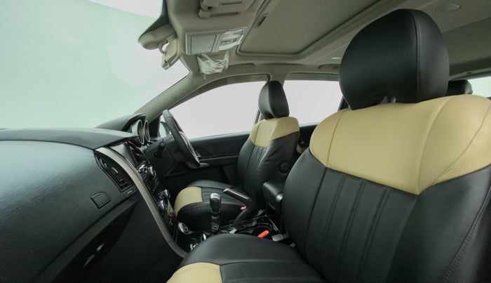 2020 Mahindra XUV500 W9, Diesel, Manual, 21,468 km, Right Side Front Door Cabin