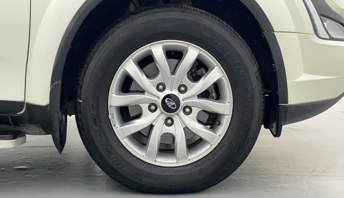 2020 Mahindra XUV500 W9, Diesel, Manual, 21,468 km, Right Front Wheel