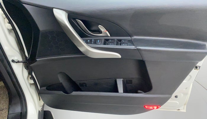 2020 Mahindra XUV500 W9, Diesel, Manual, 21,468 km, Driver Side Door Panels Control