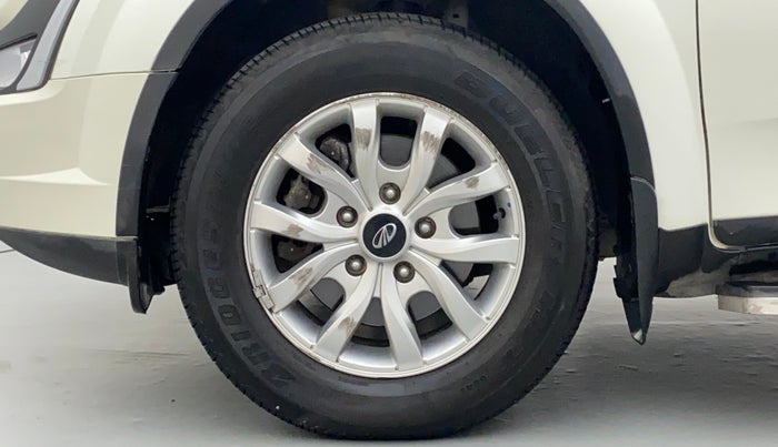 2020 Mahindra XUV500 W9, Diesel, Manual, 21,468 km, Left Front Wheel