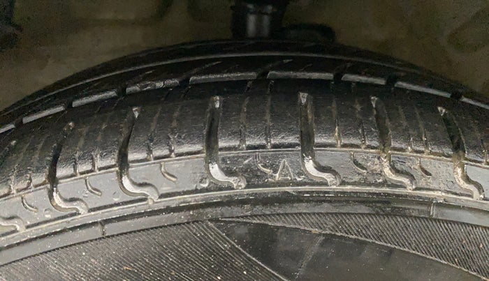 2016 Maruti Celerio VXI, Petrol, Manual, 1,34,515 km, Left Front Tyre Tread