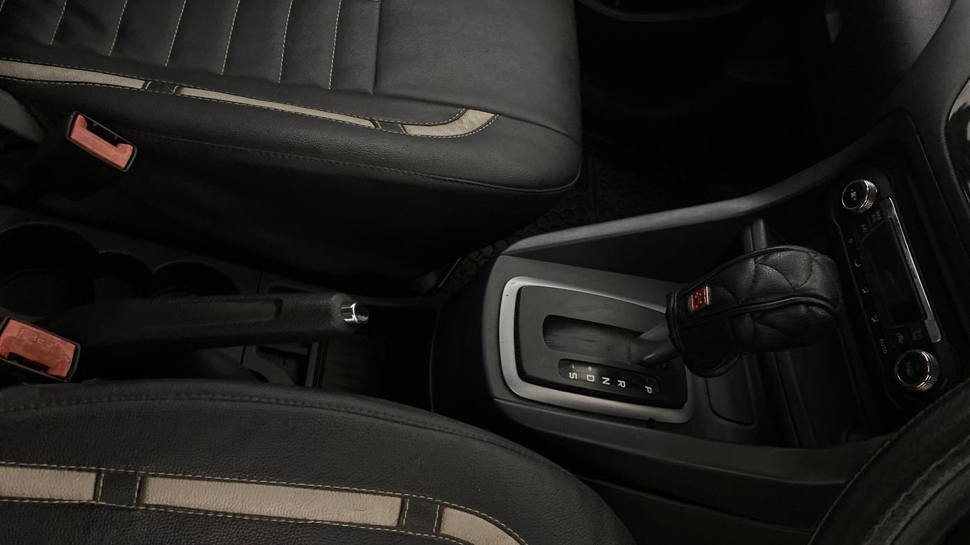 2017 Ford New Figo TITANIUM 1.5 PETROL AT, Petrol, Automatic, 31,374 km, Gear Lever
