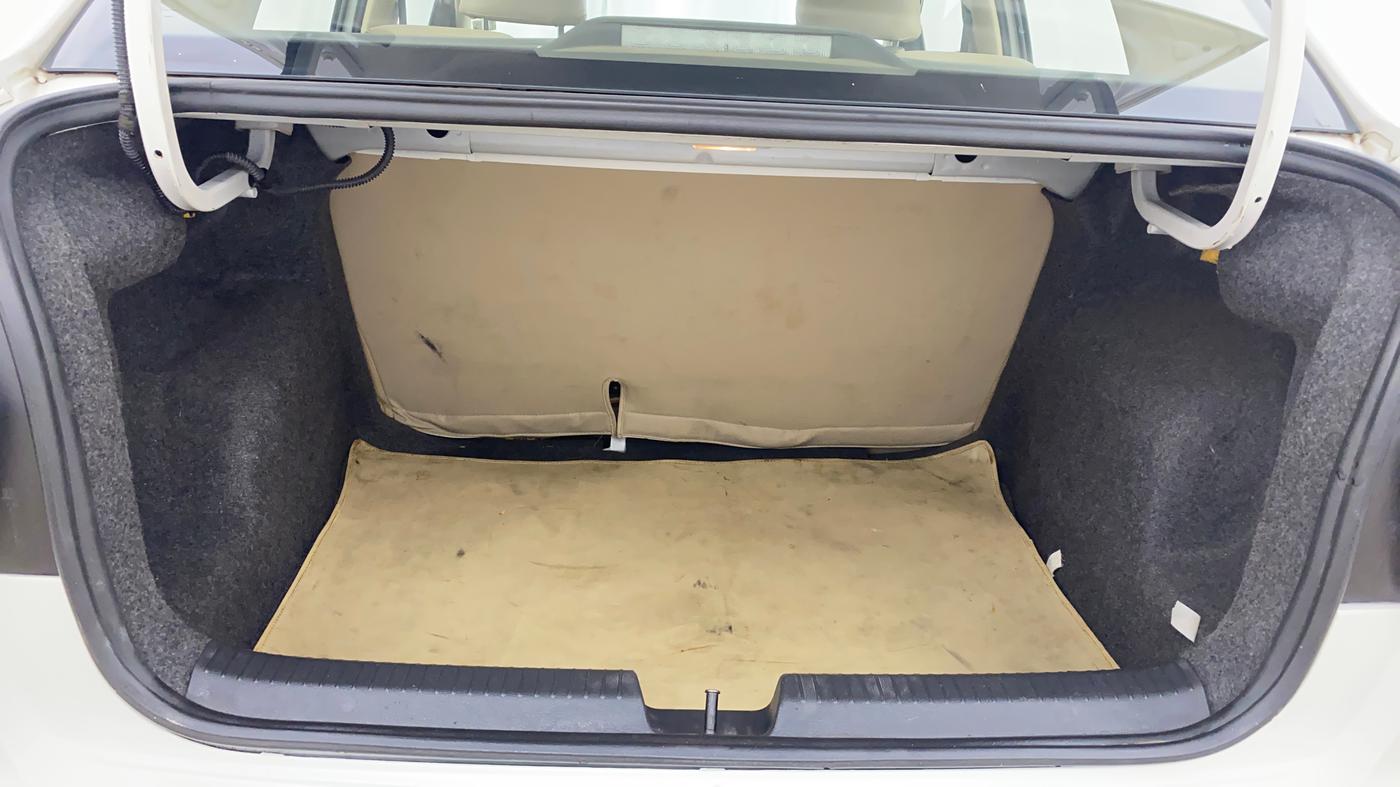 2017 Volkswagen Ameo COMFORTLINE 1.5 AT, Diesel, Automatic, 1,07,411 km, Boot Inside