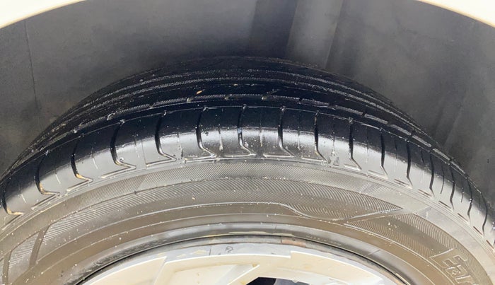 2017 Volkswagen Ameo COMFORTLINE 1.5 AT, Diesel, Automatic, 1,07,411 km, Left Rear Tyre Tread