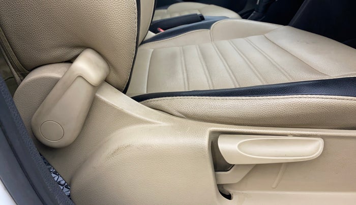 2017 Volkswagen Ameo COMFORTLINE 1.5 AT, Diesel, Automatic, 1,07,411 km, Driver Side Adjustment Panel