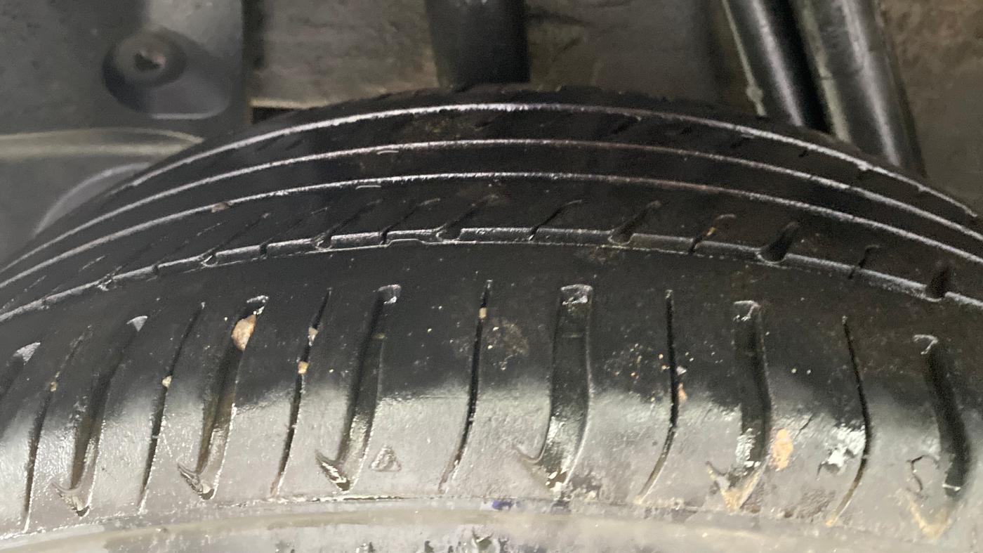2018 Renault Duster RXS CVT, Petrol, Automatic, 1,19,928 km, Right Rear Tyre Tread